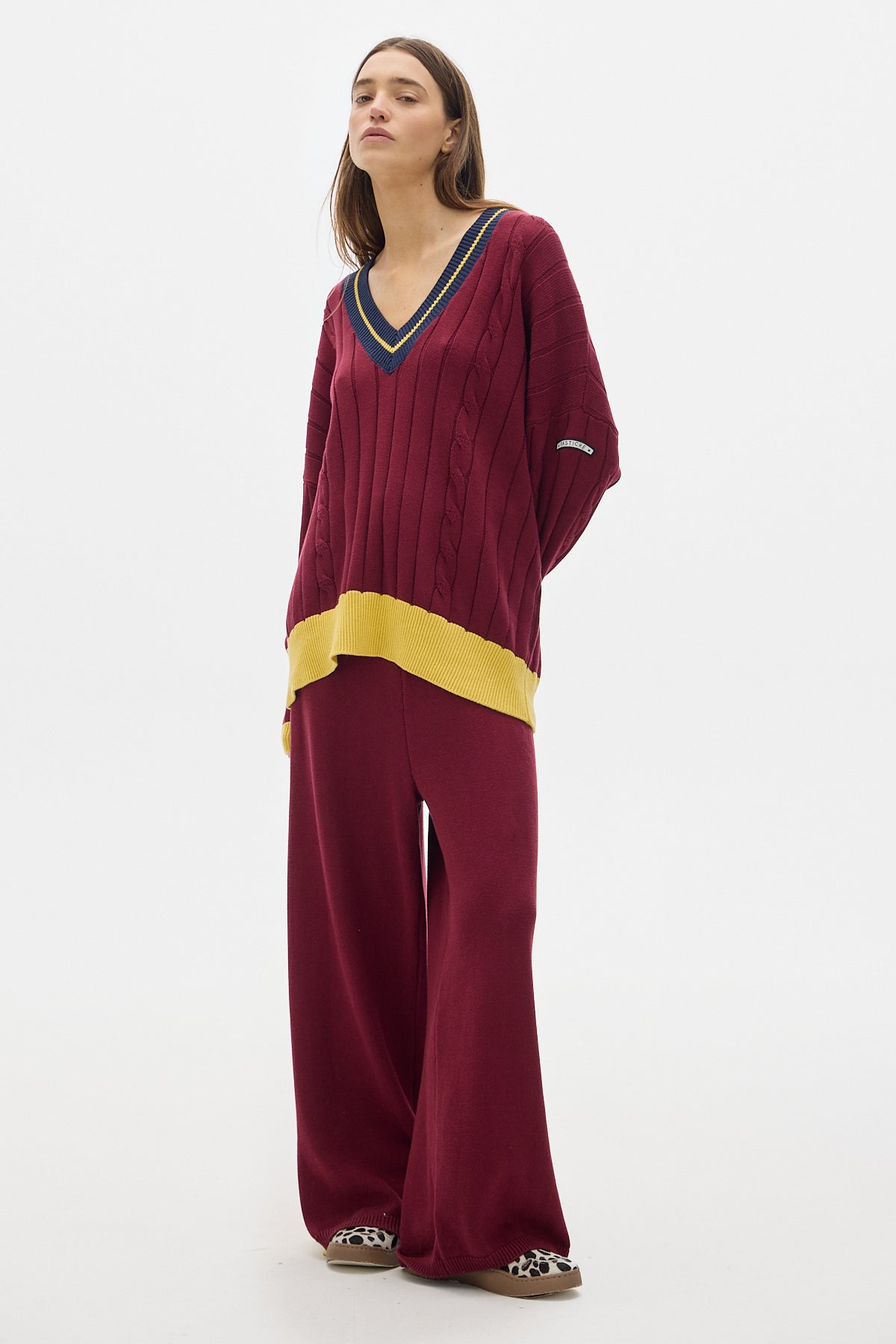 Atlas Knit V-Neck Sweater_Bordeaux