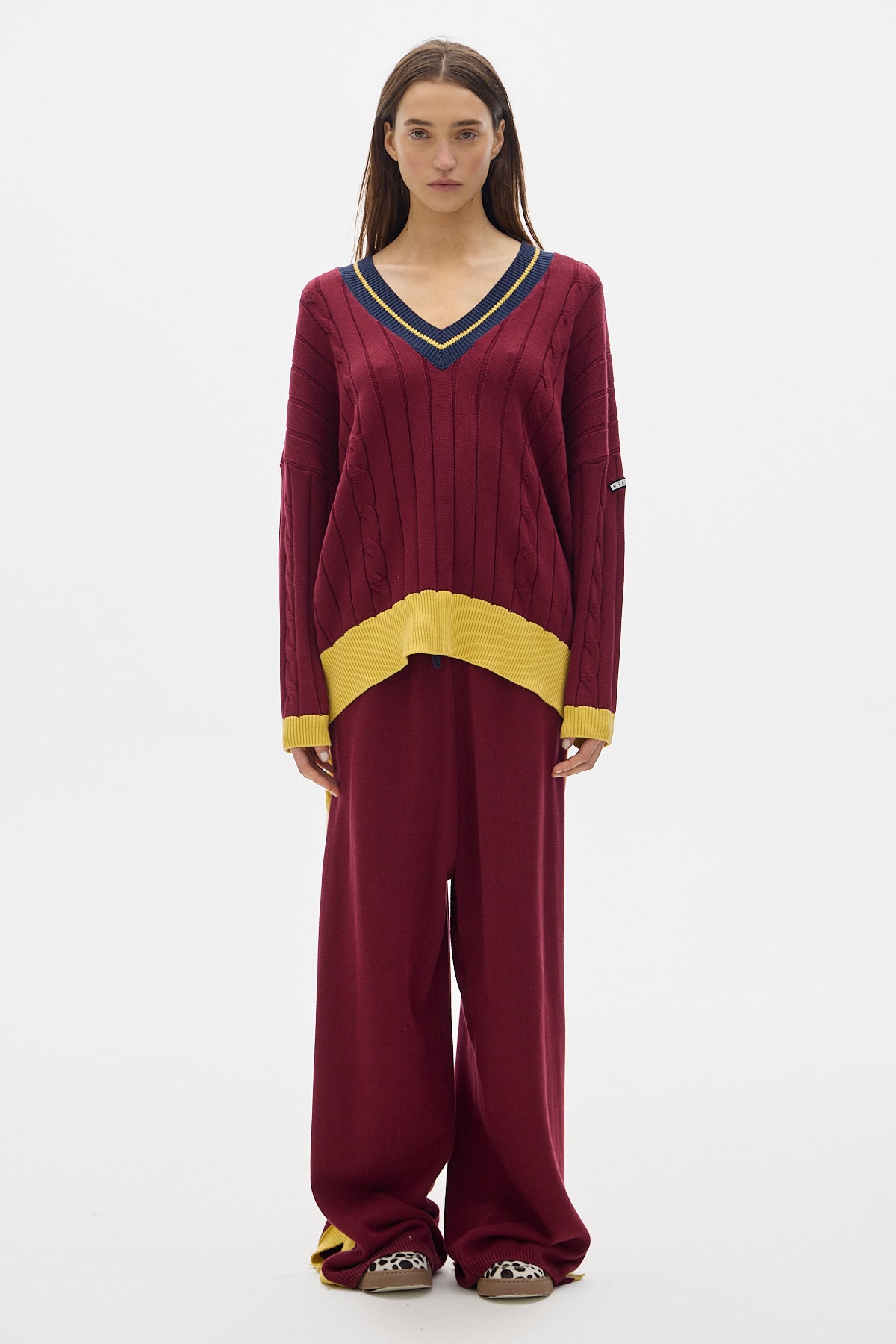 Atlas Knit V-Neck Sweater_Bordeaux